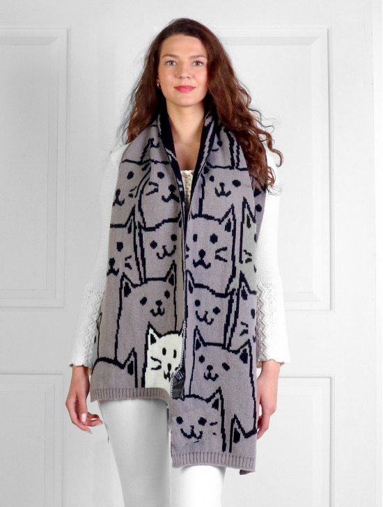 Trendy Cat pattern knitted scarf